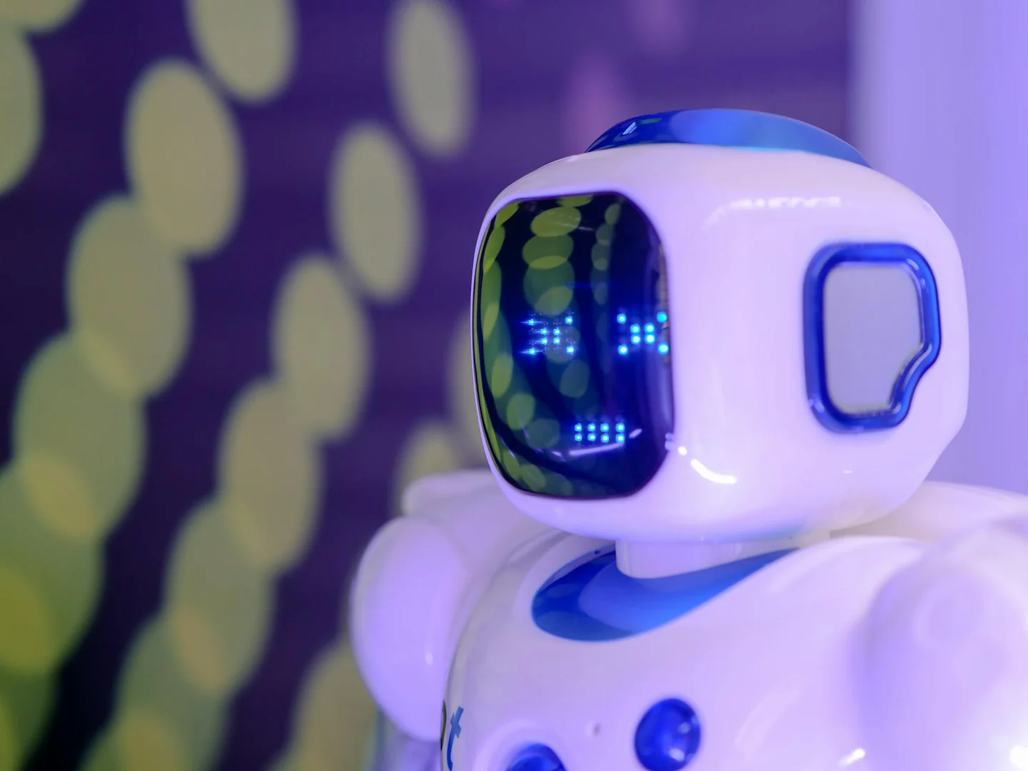 Anthropic testet KI-Agenten: Bots handeln autonom am Markt