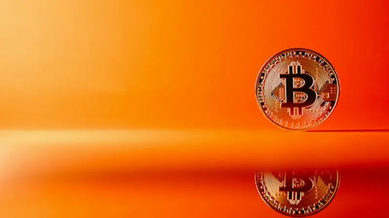 Bitcoin bei $67'000 trotz Ölkrise: Was Schweizer Finanzprofis beachten sollten