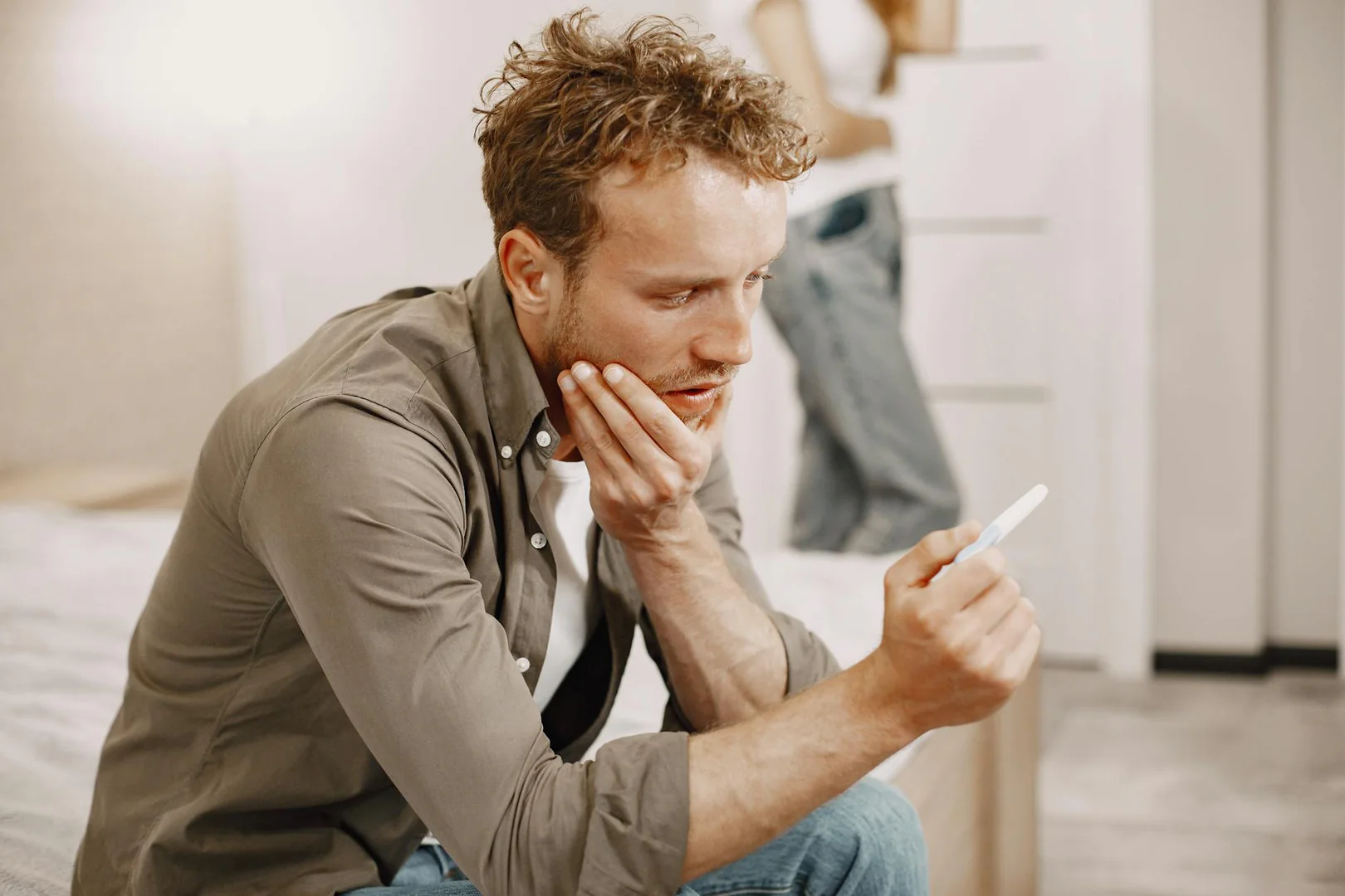 CBDC Stress Test in a Dual-Currency Setting