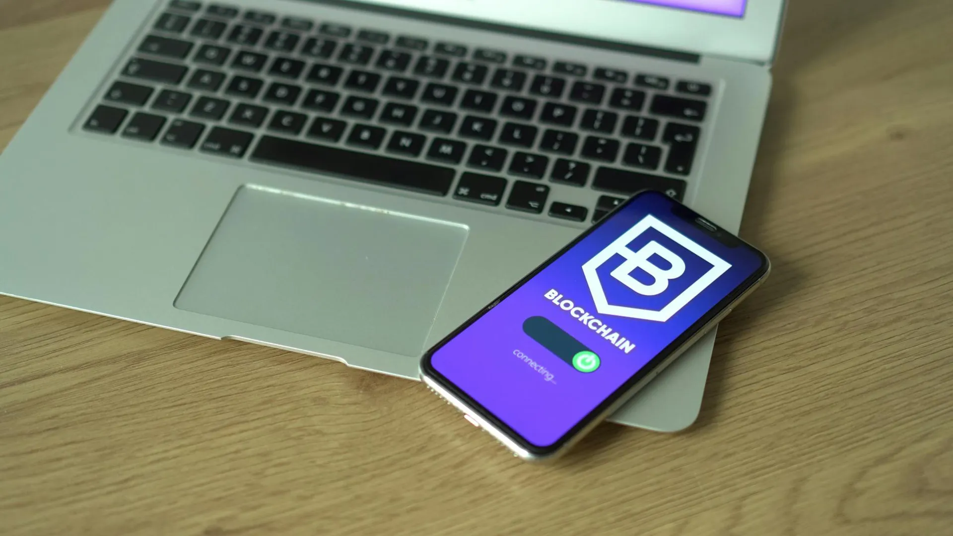 Ethereum-Deflationsmodell im Rückblick: Warum ETH an BTC verlor und was Schweizer Finanzprofis beachten sollten